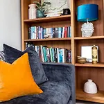 Elephant & Oxpecker 2 Bedrooms In Fulham