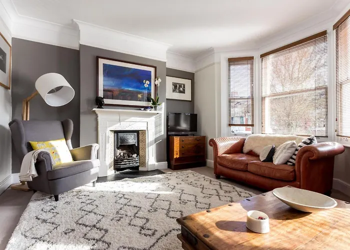 Elephant & Oxpecker 2 Bedrooms In Fulham