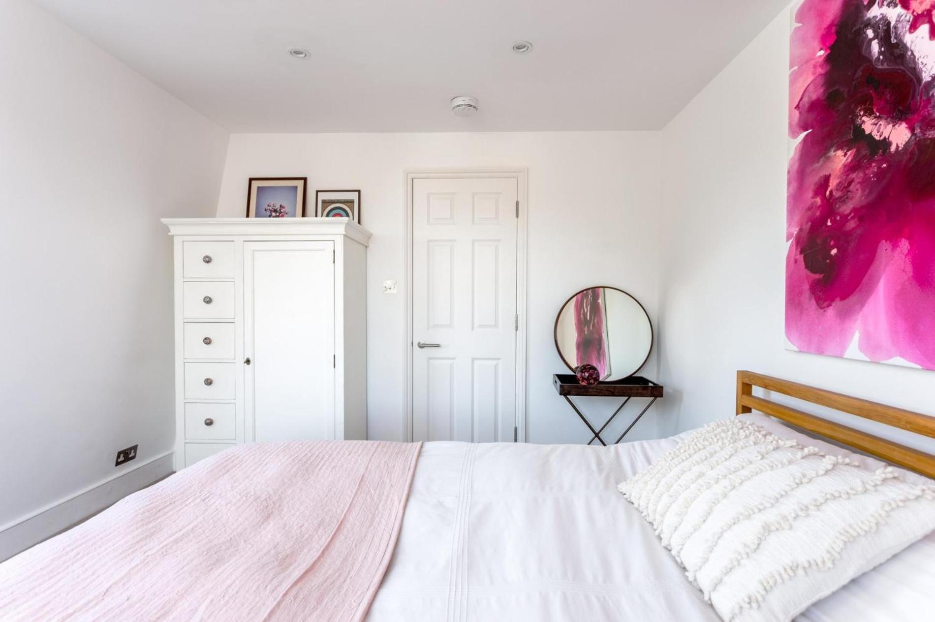Elephant & Oxpecker 2 Bedrooms In Fulham