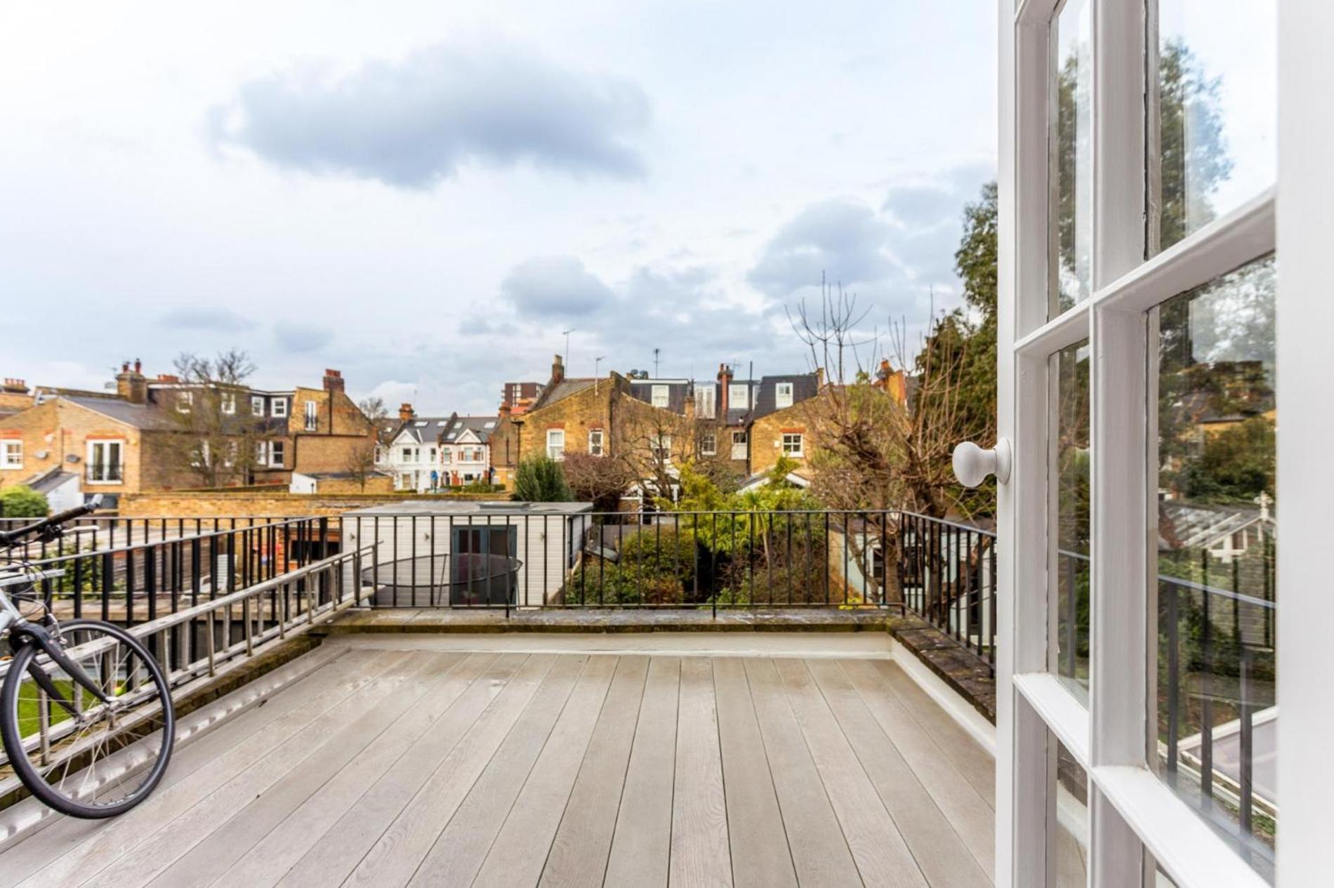 Elephant & Oxpecker 2 Bedrooms In Fulham Londra